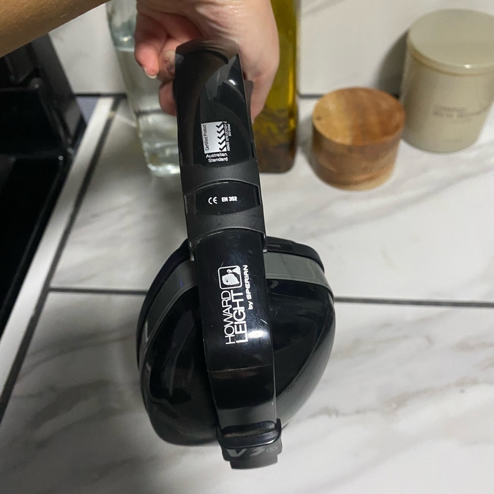 Howard Leight shooting range Black Noise-Cancelling Headphones